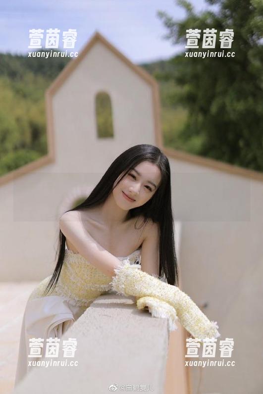 尤果网-景思晴 尤果网 - 捧着阳光的最新写真:女神景思晴演绎梦幻般的时光