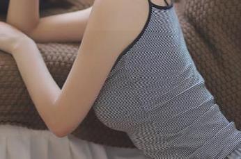 尤果网 – 杨乔之最新毛衣写真原图，看看这绝妙的时尚，我是不是一名时尚博主的新星？