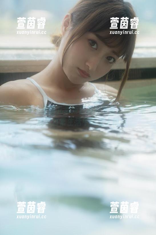 尤果网-王瑞儿 尤果网 - 王瑞儿最新白衬衫写真更新合集,展示日常生活中的迷人瞬间