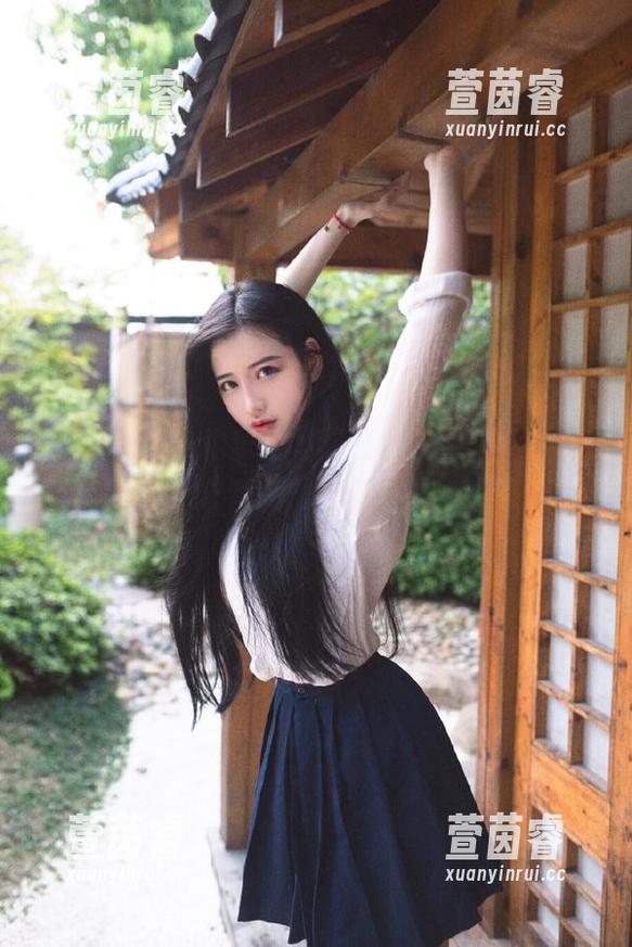 尤果网-蜜儿 尤果网 - 蜜儿短裙写真全套原图,捕捉每个瞬间的独特魅力
