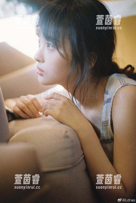 尤果网-赵智妍 尤果网 - 翻开赵智妍的夏日写真,体验阳光洒落下的青春活力!
