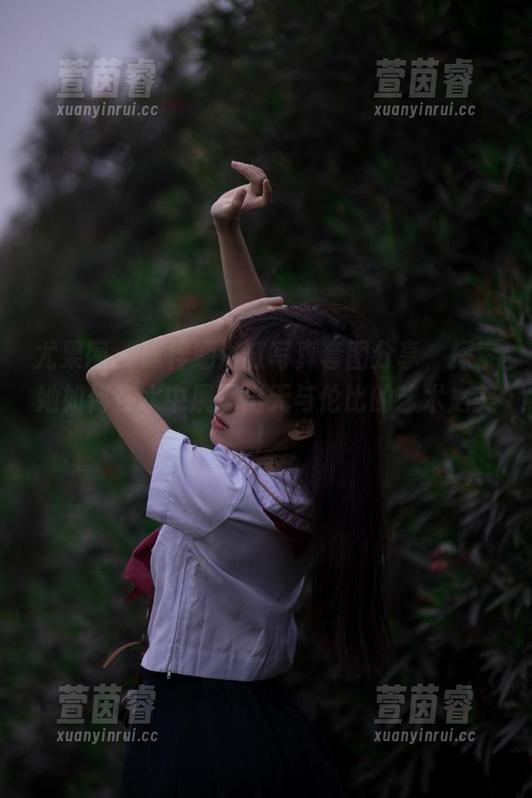 尤果网 - 陈梓涵浴缸写真套图分享，探索她如何在水中展现出无与伦比的艺术之美！