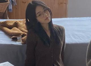 尤果网 – 靳宝妹妹写真图册：绽放青春活力的绝美时刻！