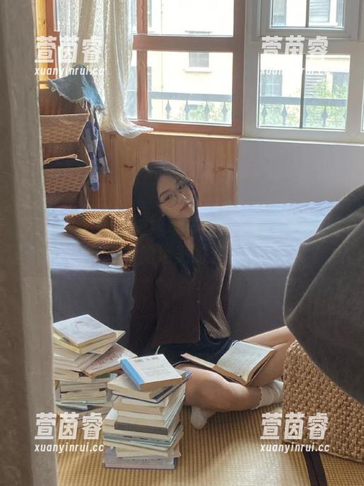 尤果网-靳宝 尤果网 - 靳宝妹妹写真图册:绽放青春活力的绝美时刻!