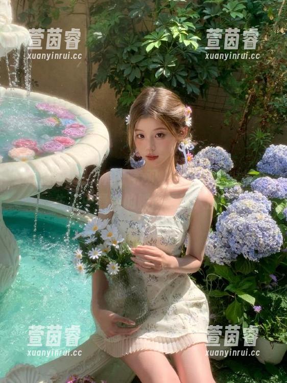 尤蜜荟 - 最新周于希双人写真作品，捕捉生活中最美的瞬间与动人图片