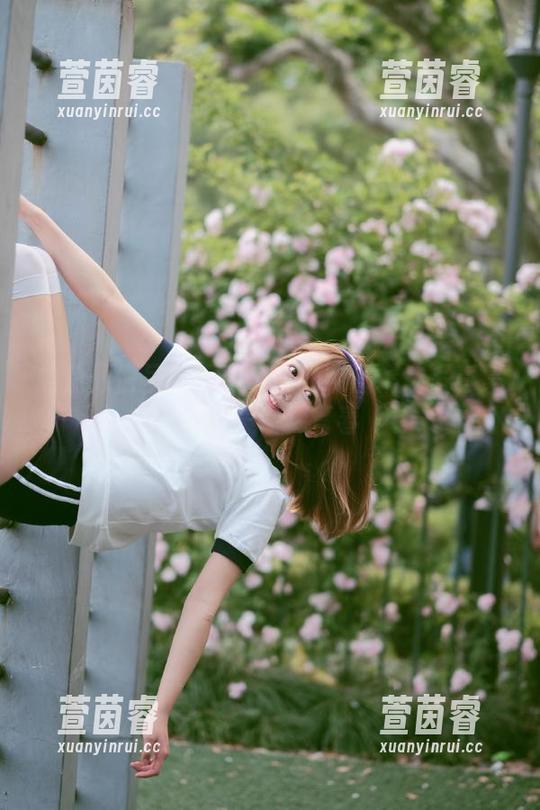 屿鱼倾情呈现：碧蓝航线柴郡精选写真集，完美诠释青春