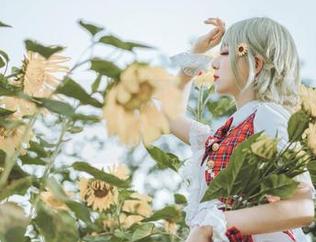 弥音音ww温柔身影：精选COS作品，瞬间定格美好与梦幻的交织