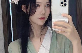 通过网盘领略抖娘利世的晒衣服写真，每一张都让你心动不已！