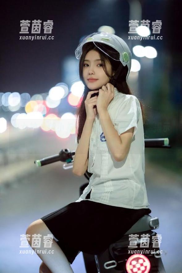 推女神-纯小希 推女神 - 纯小希短裙写真作品分享,揭示她在不同场景中的迷人瞬间
