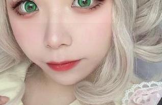 “无颜小天使wy”办公室写真合集：工作与美丽的完美结合