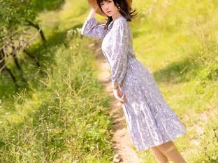 感受星之迟迟全套写真，花与粉旗袍的浪漫邂逅