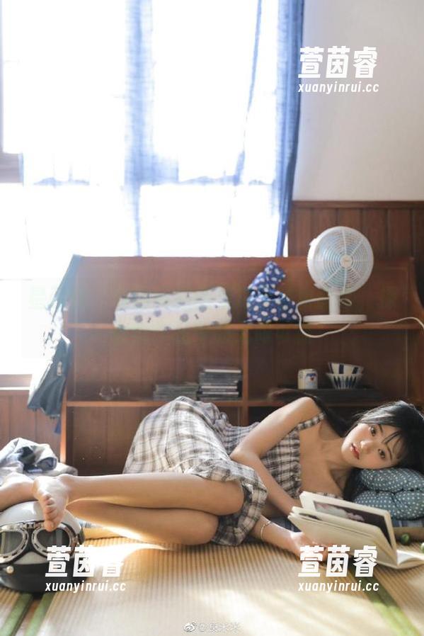 星颜社 - 袁圆制服图集揭开神秘面纱，探索她作品中的无限可能