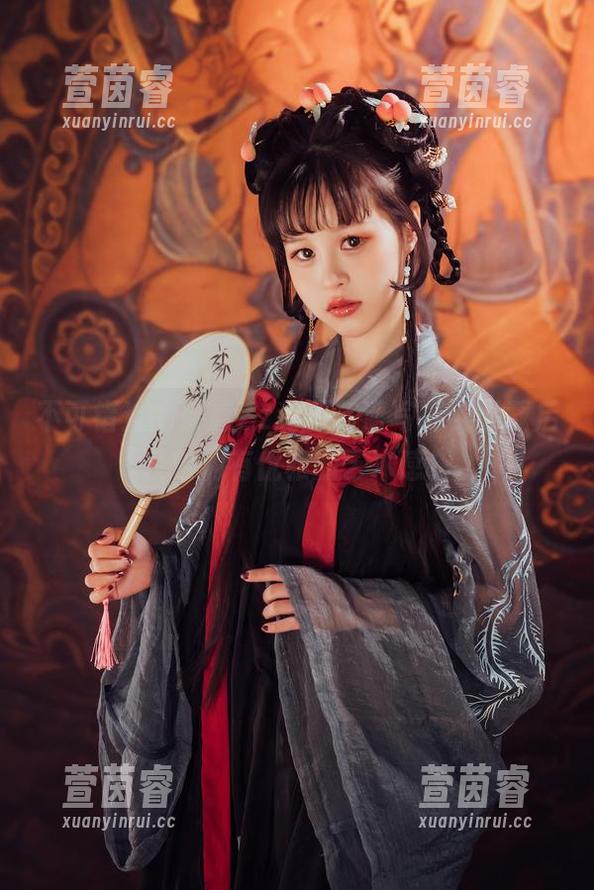 不可错过的晕崽Zz和服高清写真，下载后轻松拥有优雅的艺术感！