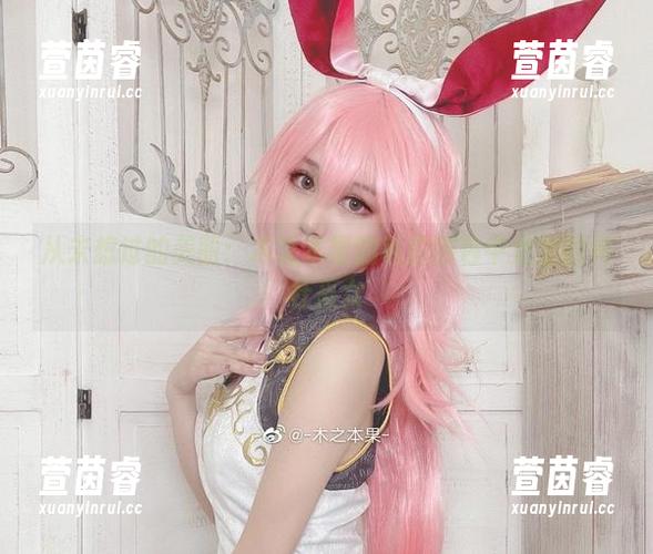 从未想过的美丽：木之本果的私拍图包中走出的神社巫女