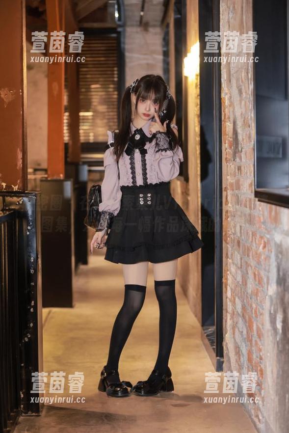 果儿Victoria 微密圈 - 在线探索果儿Victoria的剧情图集,发现每一幅作品深藏的情感