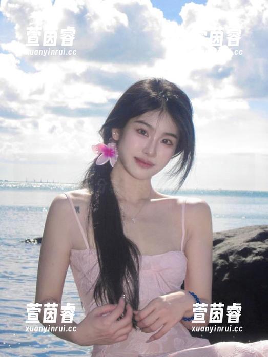 梦丝女神 - 与玥玥一起探秘：JK小女神写真作品分享，尽显年轻魅力