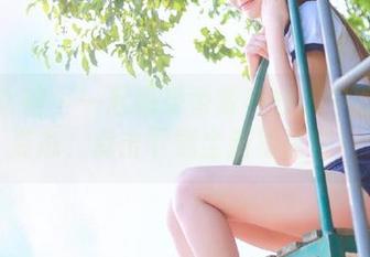 梦丝女神 – 一起感受香萱在校服中的优雅姿态，点击下载全新写真集！