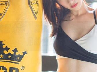 最新美图分享，森萝财团粉红少女白丝美足的性感诱惑