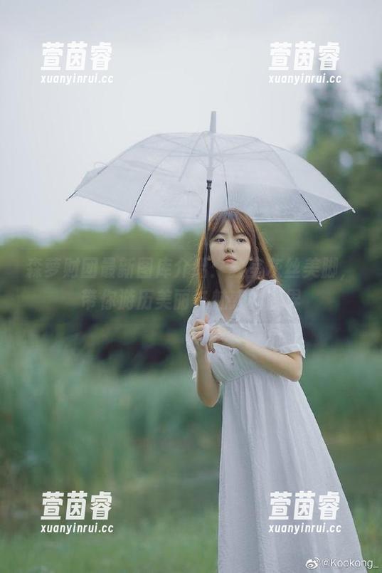 森萝财团最新图库介绍：教室灰丝美脚，带你游历美丽与魅惑的世界