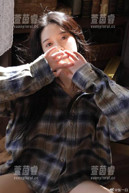 模范学院-Manuela玛鲁娜 模范学院 - 完美呈现!Manuela玛鲁娜黑白写真全集下载,视觉盛宴不容错过!