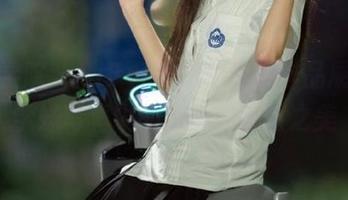 模范学院 – SiByl李思宁最新作品展示：学妹写真中的清新与自然之美