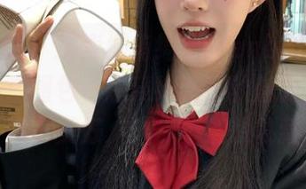 模范学院 – 探索柳侑绮Sevenbaby的双马尾私房图包，感受她独特的魅力，记录下这份美好，让你不禁想收藏！