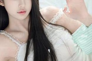 模范学院 – 草莓兔兔全新双马尾写真来袭，满满少女感的最新照片分享