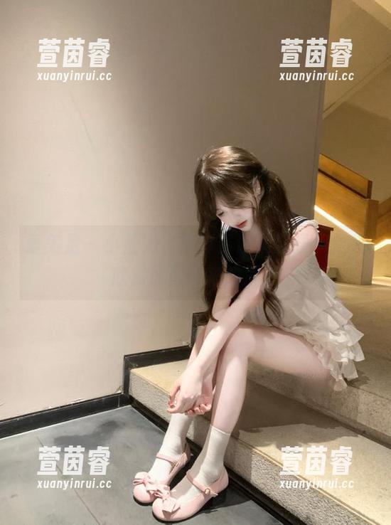爱美足-小佳 爱美足 - 小佳奶牛写真资源大放送,抢先欣赏原图带来的震撼