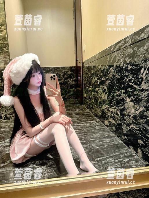 爱蜜社-张思允 爱蜜社 - 张思允校服写真作品无圣光呈现,真实自然的少女风采
