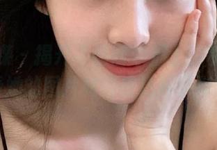 物恋传媒 – 揭开“橘酱”护士的私房秘密，看看她的图片如何传达真挚与坚韧。