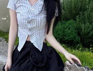 微密圈 – 谁还在等？猪小七的长腿写真资源已免费送出，赶紧来把它们带回家吧！