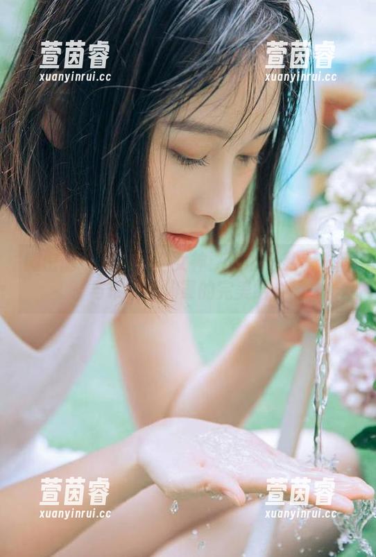 猪小七 微密圈 - 森林中的女神:猪小七私房作品与吊带黑胸罩的完美结合