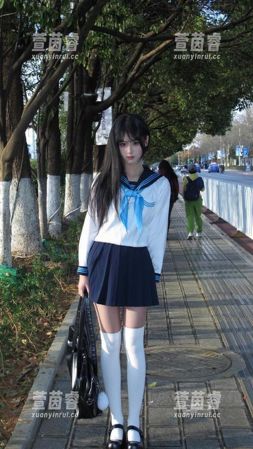 拍摄私房写真，感受白莉爱吃巧克力和霞沢美游的少女心