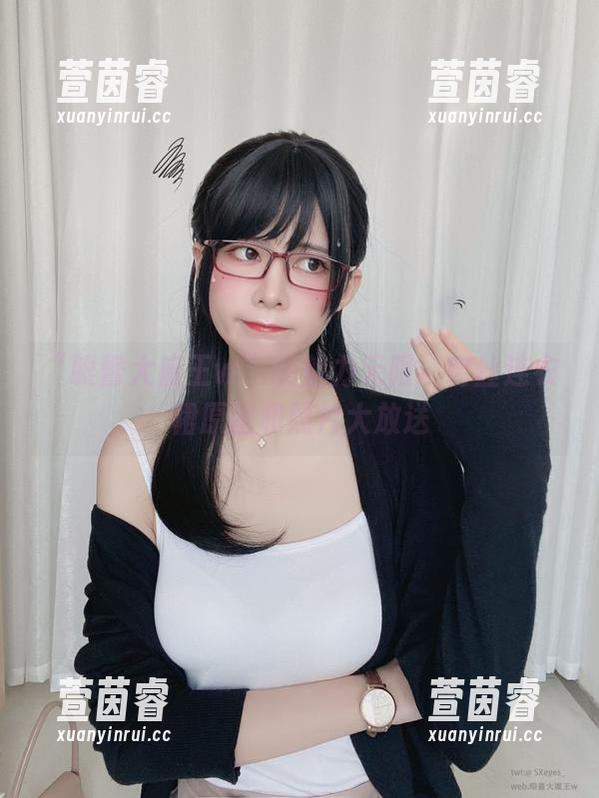“眼酱大魔王w”的魅力无限：肉丝连衣裙原图和照片大放送