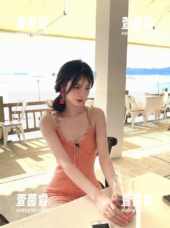 秀人网 - 探索Candy糖糖的裤里丝世界：精致写真套图展现女性优雅与个性的完美演绎