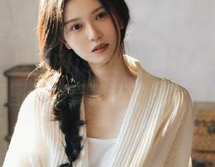 秀人网 – 探索Elise谭晓彤双人写真全套原图，感受独特的视觉盛宴