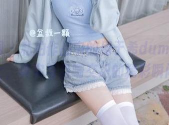 秀人网 – 私拍作品中的周于希dummy护士，真实与自嘲交织的精彩瞬间