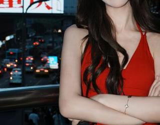 秀人网 – 唐安琪推销员写真作品，教你如何在职场中自信绽放个性与风采！