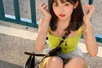 秀人网 – 不容错过的视觉盛宴：唐翩翩高清白裙写真作品的每个细节都让人心醉