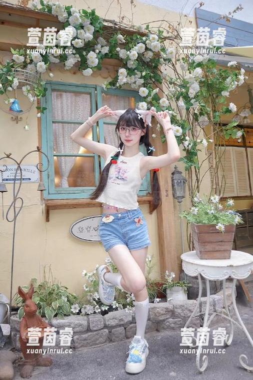 秀人网 - 一探究竟喵喵JOJO的办公室写真集：资源丰富却又让人忍不住吐槽！