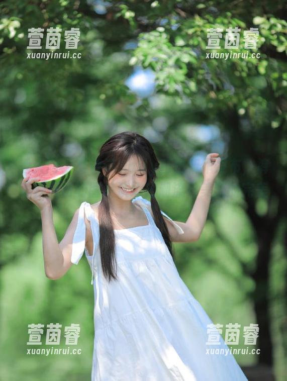 秀人网-夏诗诗Sally 秀人网 - 夏诗诗Sally私拍新作发布,裤里丝风格的图片演绎出潮流与美感的完美结合!