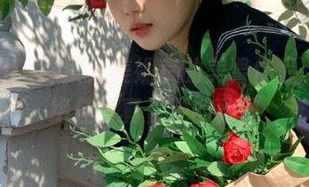秀人网 – 探索大美媚京的美臀作品，获取绝佳写真资源的秘诀