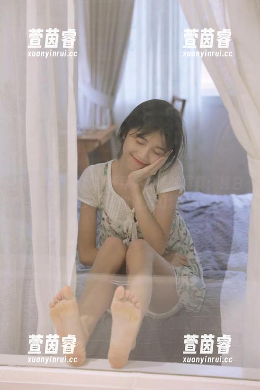 秀人网-奶芙乔乔 秀人网 - 揭秘奶芙乔乔的私拍写真:纯白造梦,带你进入幻境!