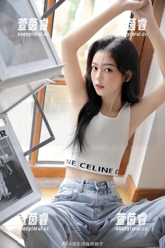 秀人网-安然maleah 秀人网 - 安然maleah校园写真全套图片更新,带你领略她在校园中绽放的无限魅力与风采!