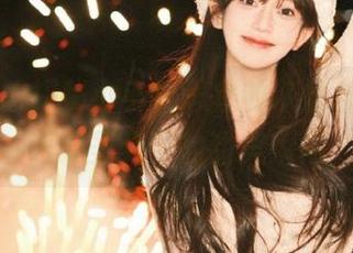 秀人网 – 探秘小小白思宜的灰丝合集，领略无圣光下的甜美瞬间