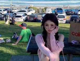 秀人网 – 让尤Una娜女王的照片作品陪伴你，免费畅游于她的艺术世界，尽享视觉之美！