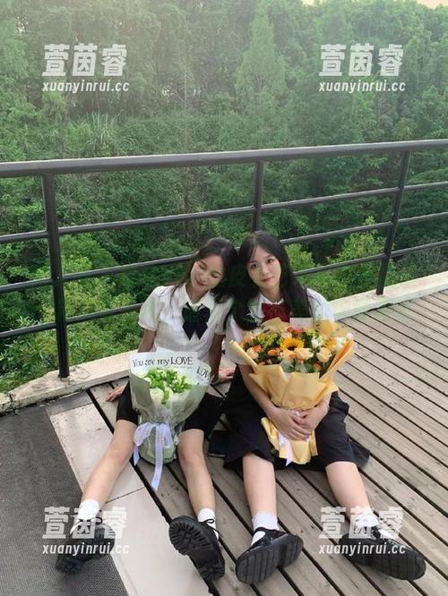 秀人网-慧敏Vivi 秀人网 - 慧敏Vivi的皮衣艺术写真作品集:精选每一帧,谱写个性与美的华丽篇章