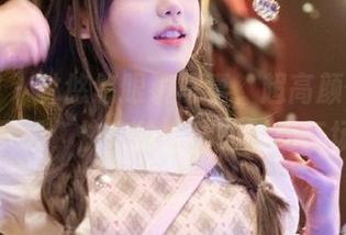 秀人网 – 林悠悠眼镜写真，超高颜值值得下载，快来抢占你的时尚气场