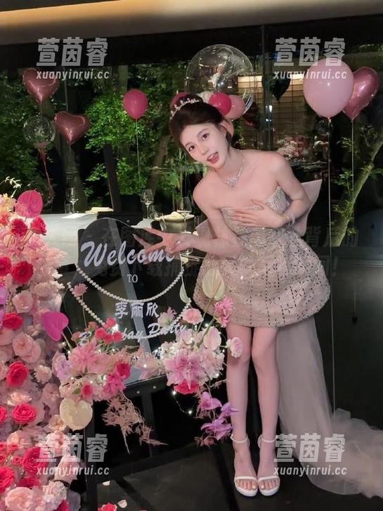 秀人网-林星阑 秀人网 - 在图库中发现林星阑灰丝背后的故事,免费下载捕捉心灵的写真瞬间!