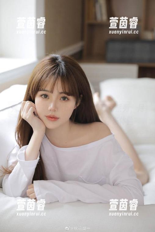 秀人网-柒喜小baby 秀人网 - 柒喜小baby泳池写真系列,尽享下载乐趣,夏日时光等你来体验